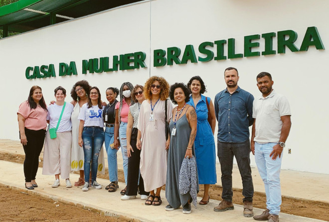 Laina Crisóstomo visita obras da Casa da Mulher Brasileira