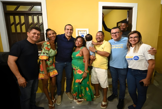 Anderson Ninho comemora entrega de casas pelo programa Morar Melhor