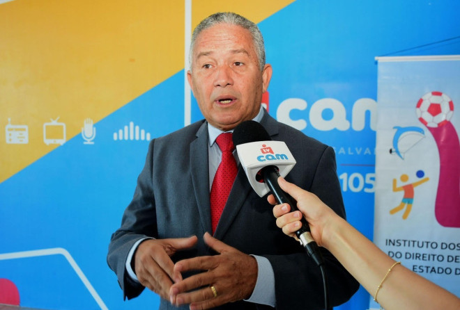 Téo Senna reforça apelo pelo fim da greve na educação em Salvador
