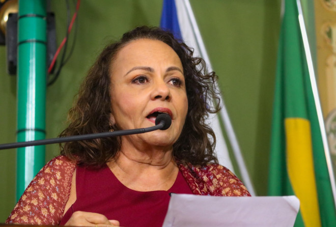 Aladilce critica Mensagem do Executivo e diz que cidade apresentada não reflete a realidade de Salvador