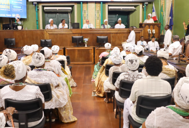 Câmara homenageia Nengua Guanguacesse e reafirma legado do Terreiro Bate Folha