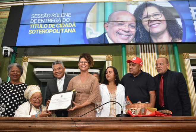 Câmara homenageia a secretária estadual de Assistência e Desenvolvimento Social