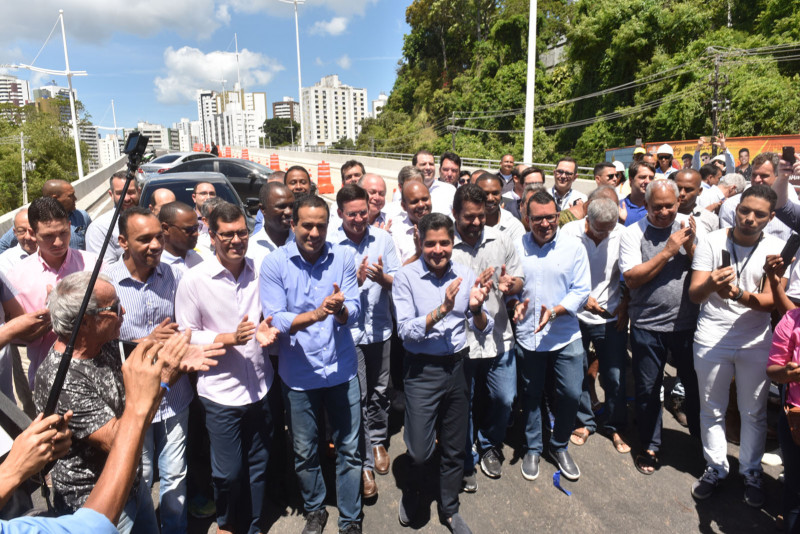 Vereadores conferem inauguração de viadutos do sistema BRT