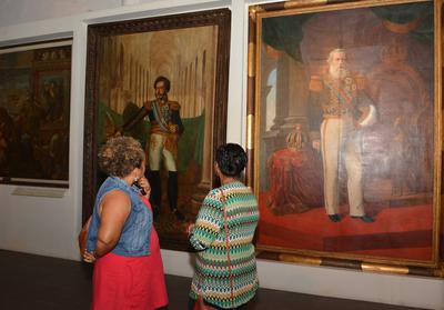 Memorial da Câmara recebe grupos para visitas guiadas