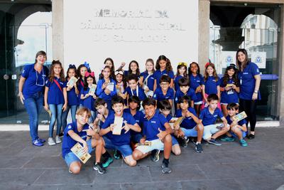 Alunos da Gurilândia têm  aulão de história na Câmara