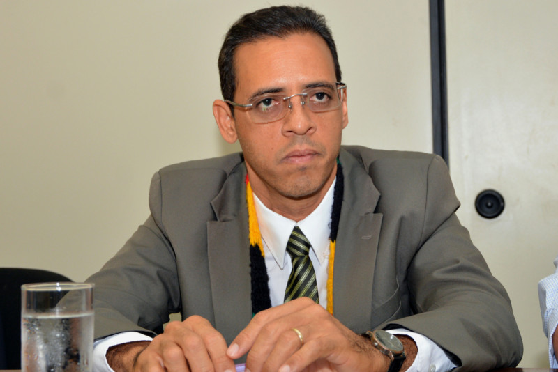 Hilton Coelho presta solidariedade a Cesare Battisti - Câmara Municipal de  Salvador