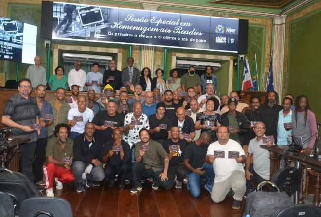 Roadies são homenageados em sessão que cobrou regulamentação da profissão