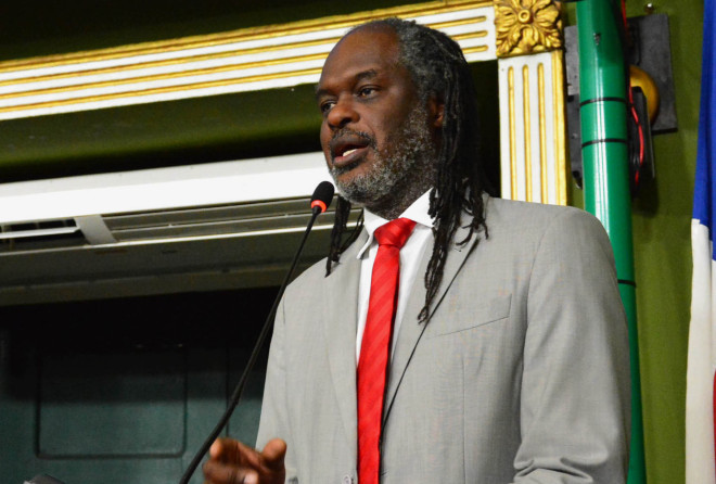 Sílvio Humberto reivindica mulher negra no STF