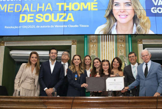 Vanessa Gordilho recebe Medalha Thomé de Souza na Câmara de Salvador