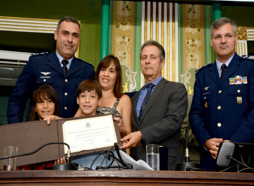Tenente-coronel aviador Ciro Appip é condecorado pela Câmara