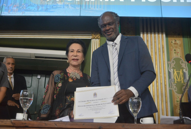 Tânia Fischer recebe Título de Cidadã da Cidade de Salvador
