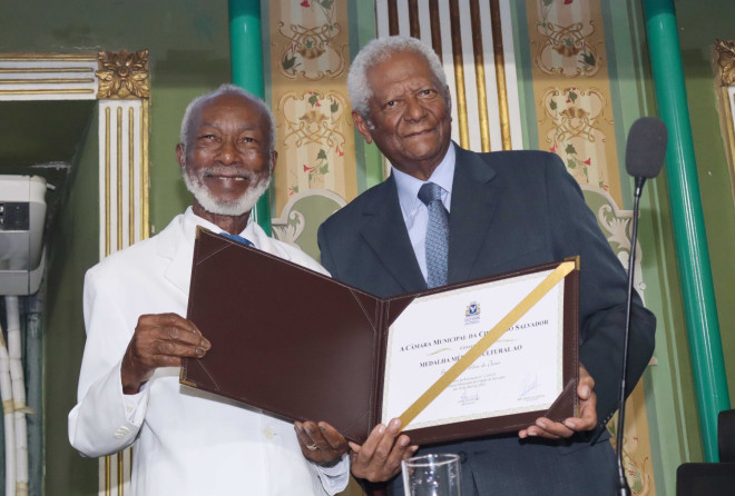 Clarindo Silva recebe Medalha do Mérito Cultural da CMS