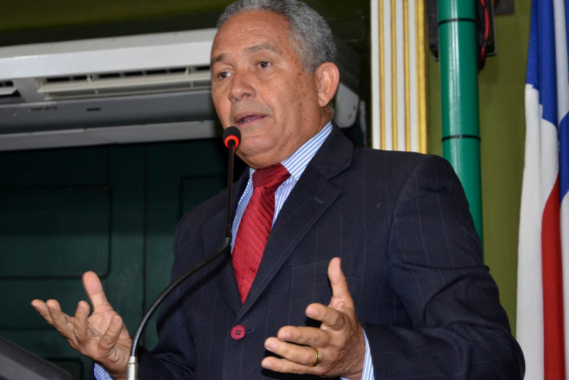 Téo Senna critica governador em relação ao monotrilho