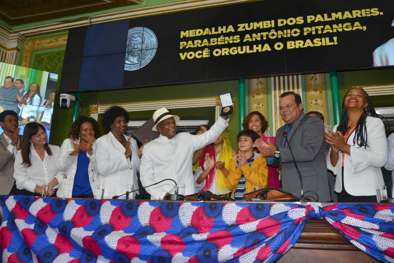 Antônio Pitanga é homenageado com Medalha Zumbi dos Palmares