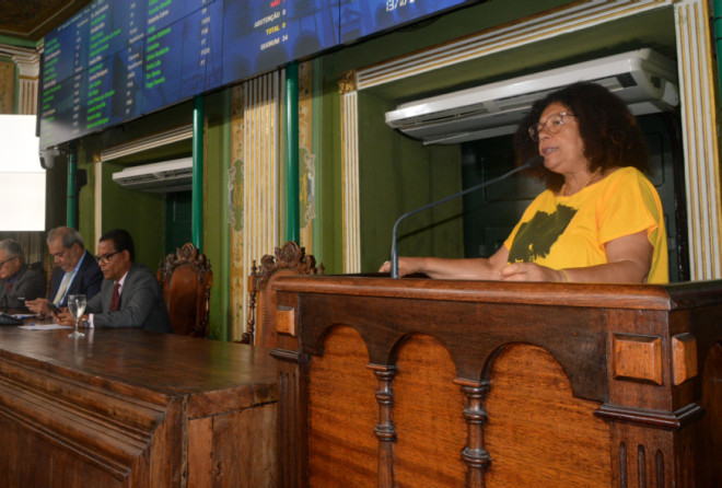 Marta diz que votou pelo subsídio do transporte “para não prejudicar a população”