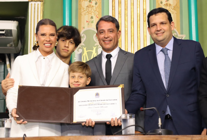 Jornalista Camila Marinho é cidadã de Salvador