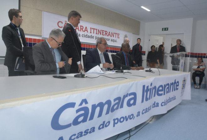 Lideranças comunitárias apresentam reivindicações em sessão itinerante