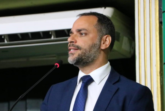 Augusto Vasconcelos se posiciona contra a privatização da Bahiagás
