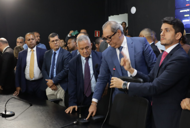 Téo Senna critica invasão à Câmara e agressão a vereadores