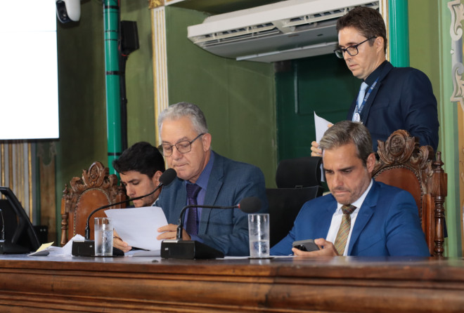 Vereadores continuam debate sobre aprovação na rede estadual de ensino
