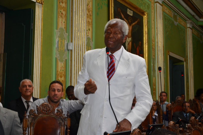 Edvaldo Brito analisa liturgia do cargo de presidente da República