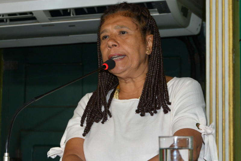 Marta Rodrigues parabeniza 41 anos do PT