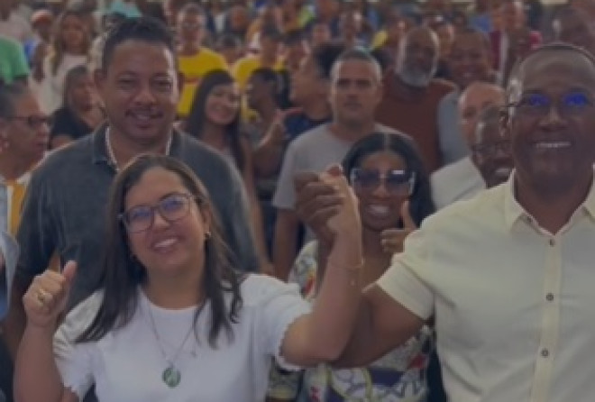 Carolino recepciona lideranças comunitárias e a vice-prefeita Ana Paula Matos