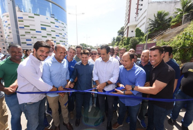 Vereadores participam da entrega do Complexo Viário Rei Pelé