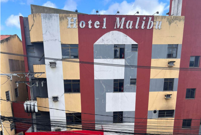 Moradores da comunidade Cajazeiras VIII reclamam de albergue