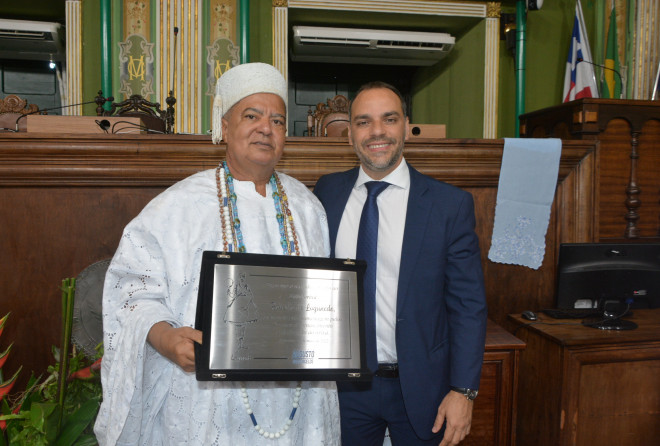 Câmara homenageia babalorixá Roberto de Ologunedé