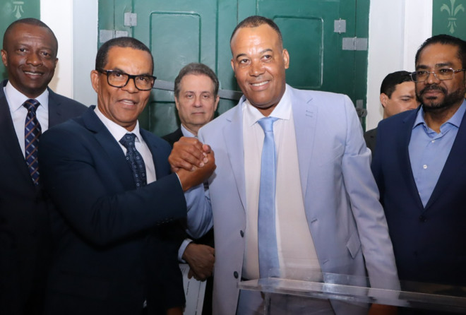 Beca e Orlando Palhinha são empossados pela Câmara