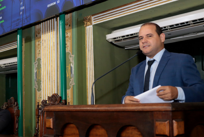 Randerson Leal agradece reeleição