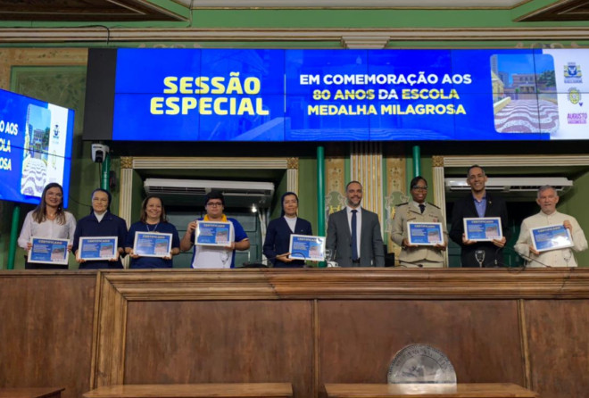 Sessão homenageia 80 anos da Escola Medalha Milagrosa