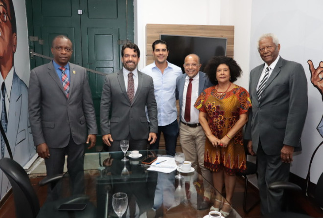 Câmara instala 13 Comissões Permanentes