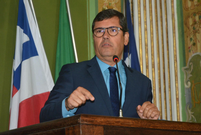 Tinoco cobra do governo demolição do antigo Centro de Convenções