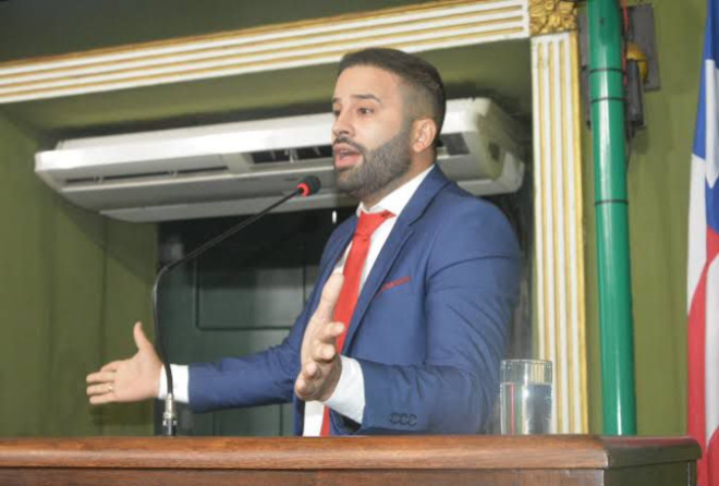 “Não podemos permitir que o VLT do Subúrbio se torne uma nova ponte Salvador-Itaparica”, diz Átila do Congo