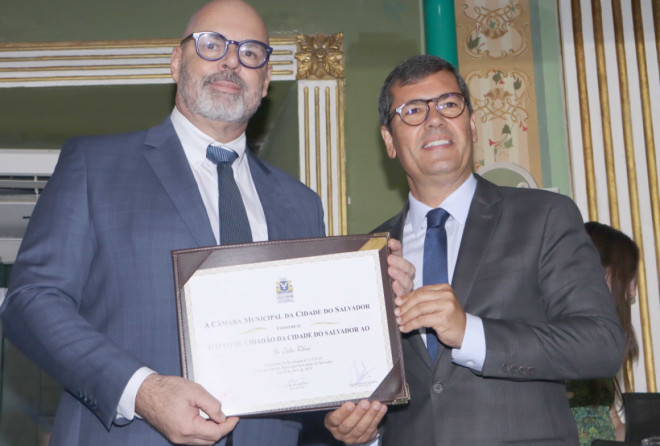 Júlio Ribas recebe Título de Cidadão de Salvador