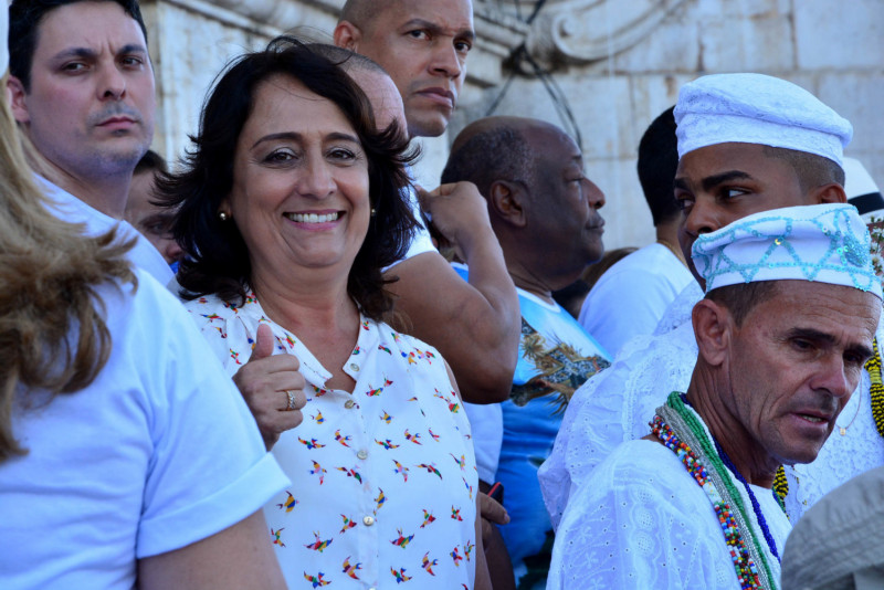 Qual a força que faz com que milhares de pessoas saiam às ruas de Salvador para celebrar o Senhor do Bonfim?