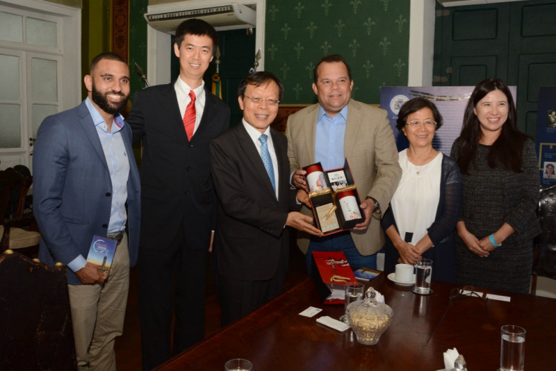 Geraldo Júnior recebe embaixador de Taiwan