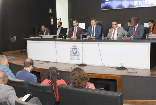 Hospital Roberto Santos e mobilidade urbana pautam sessão ordinária na Câmara