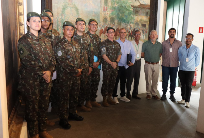 Gestores dos Hotéis de Trânsito do Exército visitam o Memorial