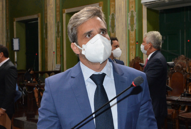 "Estamos vivendo uma guerra", diz vereador Alberto Braga