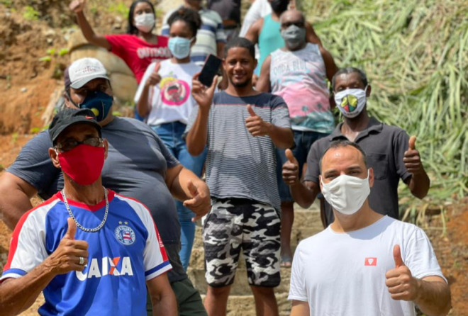 Augusto Vasconcelos faz reunião com moradores do Calabetão