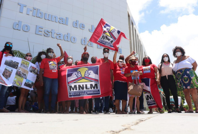 Pretas por Salvador participam de ato por moradia