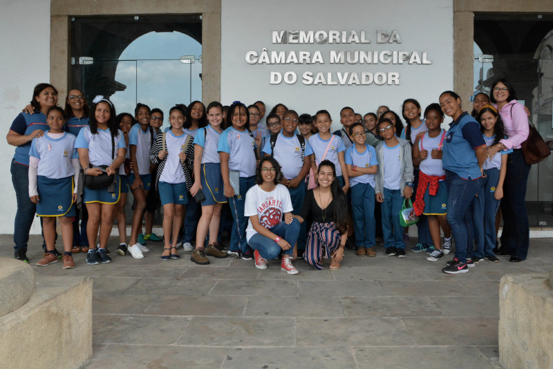 Alunos do Colégio Adventista da Liberdade visitam a Câmara