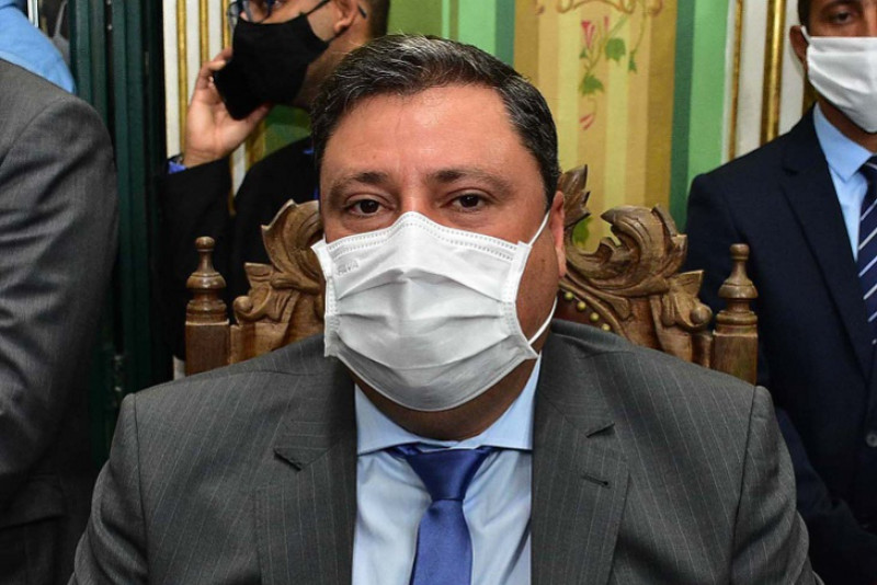 Emerson Penalva pede guard rail em via na Estrada Velha de Periperi