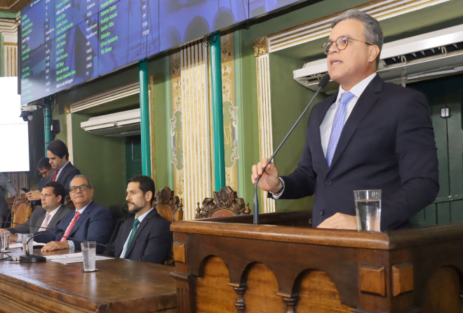 Ricardo Almeida propõe prevenção à violência contra profissionais da saúde