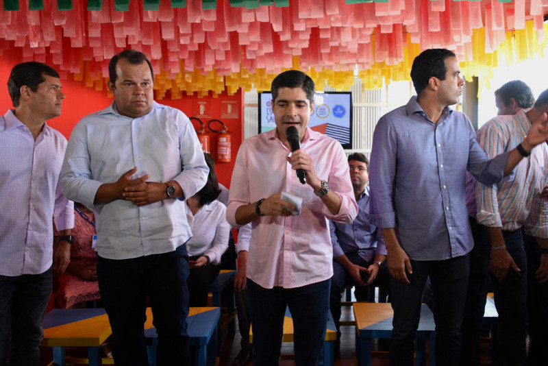 Vereadores conferem apresentação do tema do Carnaval de Salvador