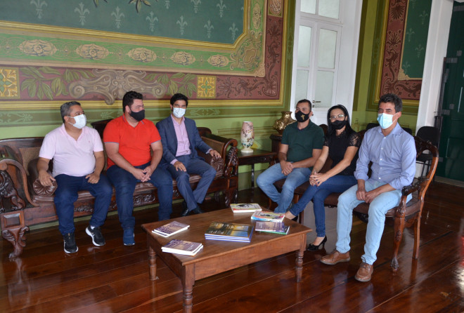 Vereadores de Luís Eduardo Magalhães visitam a Câmara
