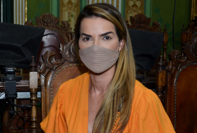 Roberta Caires cobra proteção ao consumidor contra crimes na Internet